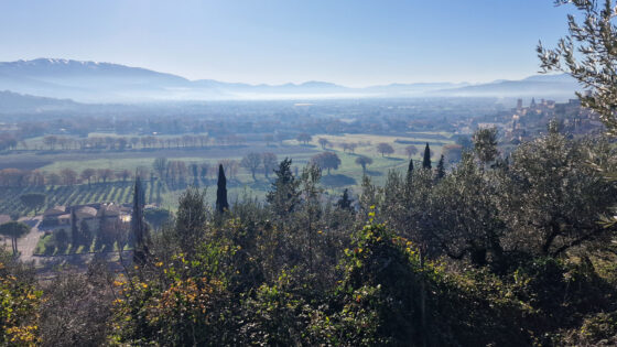 Camminando con MONTAGNEAPERTE: Da fonte Bulgarella (Spello) per il Sentiero dell’Acquedotto Romano e ritorno passando per la Valle del torrente Chiona, con scorci mozzafiato