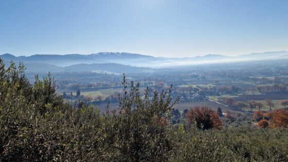 Camminando con MONTAGNEAPERTE: Da fonte Bulgarella (Spello) per il Sentiero dell’Acquedotto Romano e ritorno passando per la Valle del torrente Chiona, con scorci mozzafiato