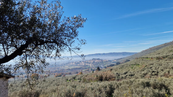 Camminando con MONTAGNEAPERTE: Da fonte Bulgarella (Spello) per il Sentiero dell’Acquedotto Romano e ritorno passando per la Valle del torrente Chiona, con scorci mozzafiato