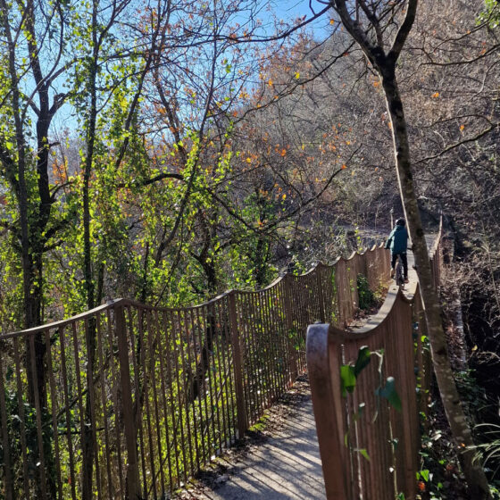 Camminando con MONTAGNEAPERTE: Da fonte Bulgarella (Spello) per il Sentiero dell’Acquedotto Romano e ritorno passando per la Valle del torrente Chiona, ponte Parasacco