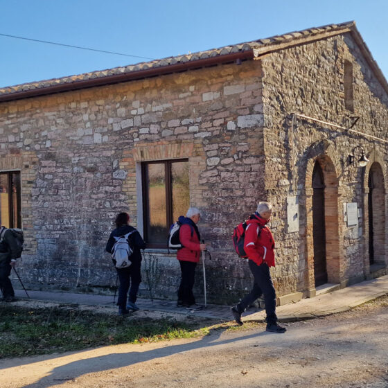 Camminando con MONTAGNEAPERTE: Da fonte Bulgarella (Spello) per il Sentiero dell’Acquedotto Romano e ritorno passando per la Valle del torrente Chiona, chiesa Santa Maria in Paterno