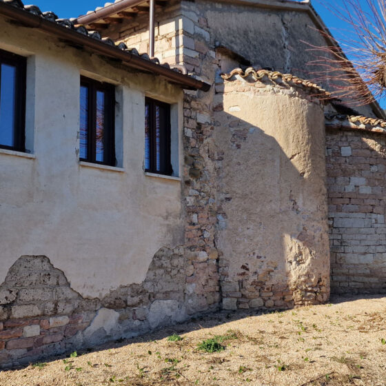 Camminando con MONTAGNEAPERTE: Da fonte Bulgarella (Spello) per il Sentiero dell’Acquedotto Romano e ritorno passando per la Valle del torrente Chiona, chiesa Santa Maria in Paterno