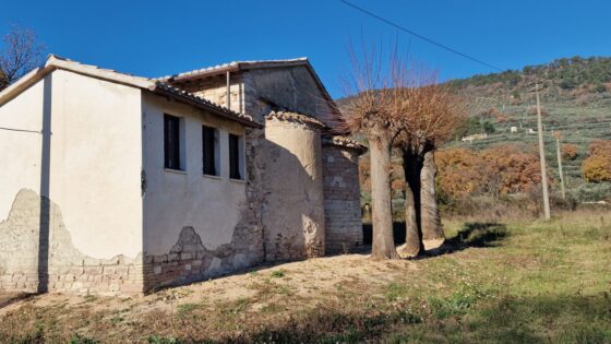 Camminando con MONTAGNEAPERTE: Da fonte Bulgarella (Spello) per il Sentiero dell’Acquedotto Romano e ritorno passando per la Valle del torrente Chiona, chiesa Santa Maria in Paterno